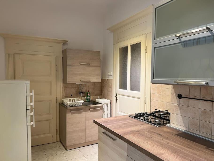 Authentic Buda Home Budapest Bagian luar foto