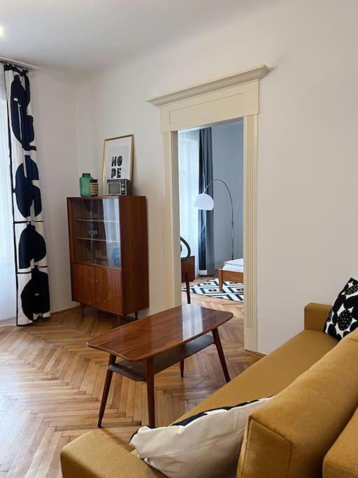 Authentic Buda Home Budapest Bagian luar foto