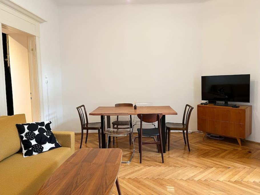 Authentic Buda Home Budapest Bagian luar foto