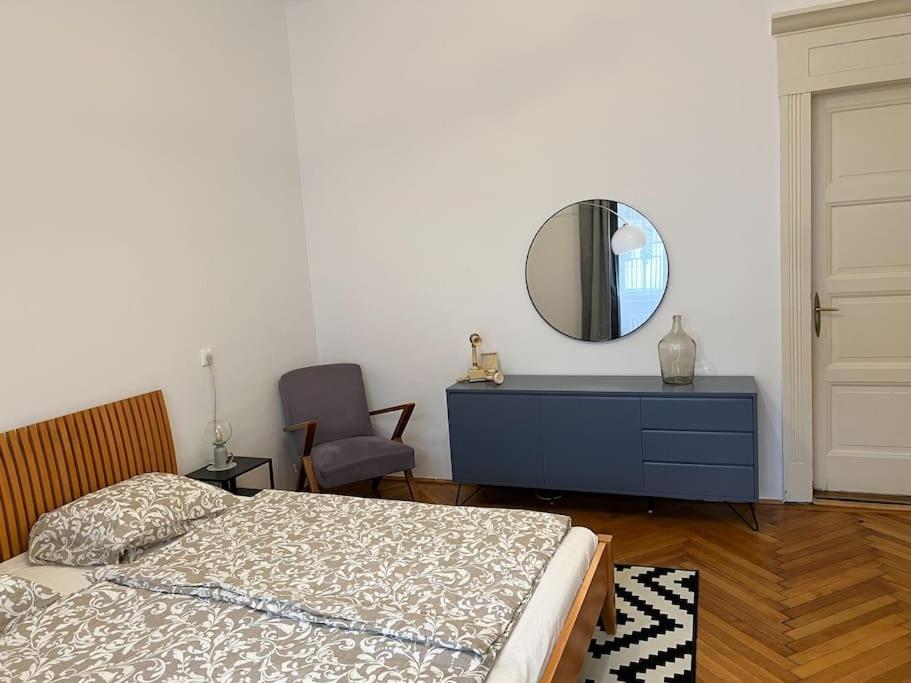 Authentic Buda Home Budapest Bagian luar foto